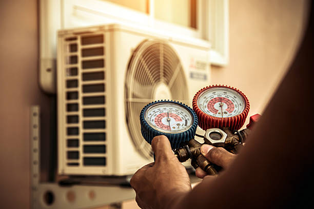 Professional Ac Installation technician working in Huffman, TX
